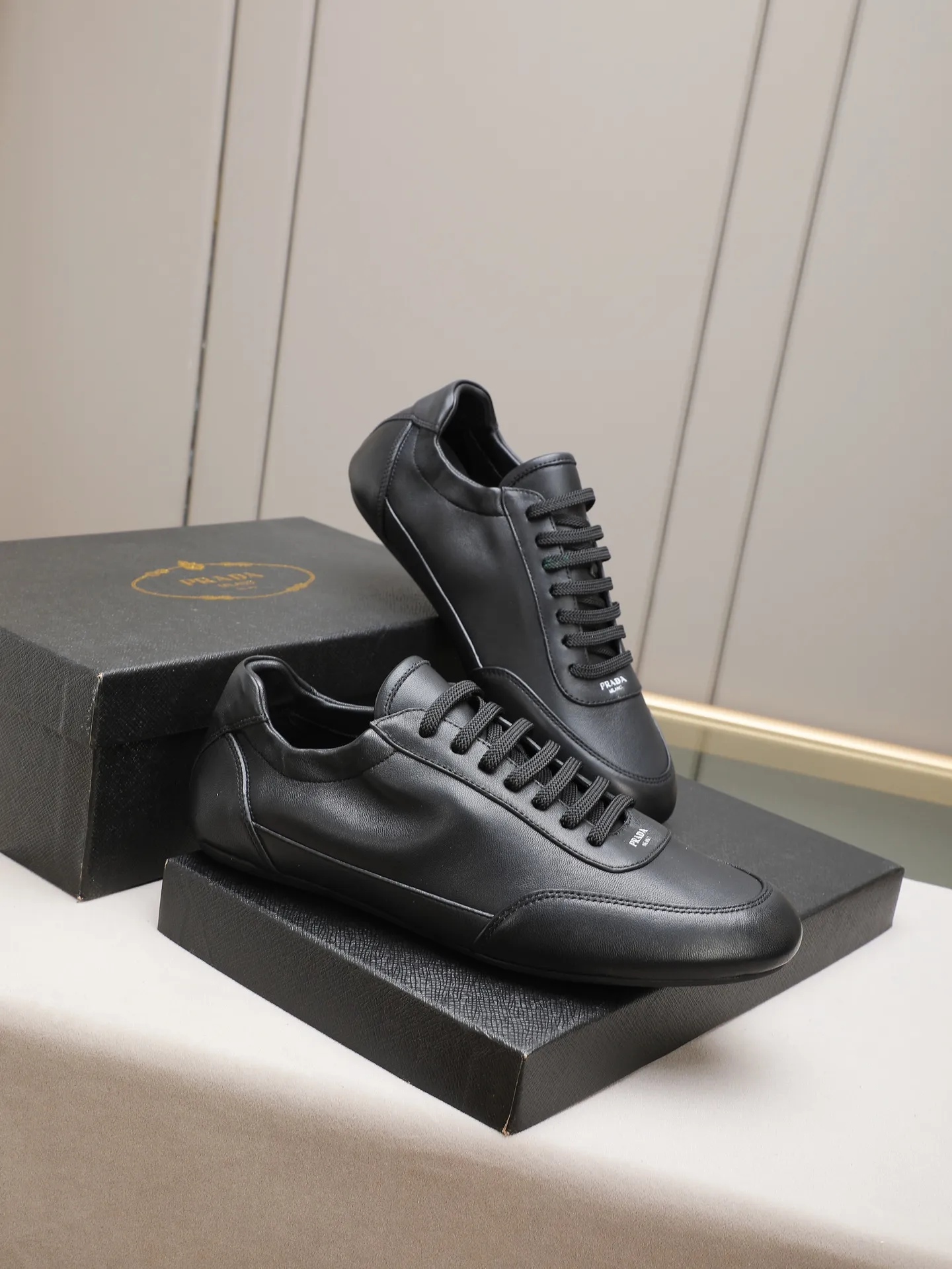 Men's shoes 💰520 PRADA, original version developed 1:1. Fabric sheepskin ➕Imported water-dyed sheep lining, rubber outsole, code number 38 to 44 (45 customized)